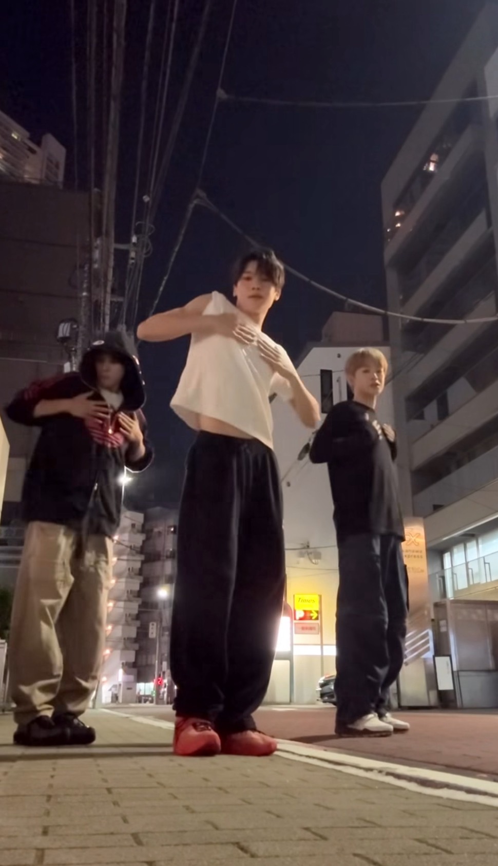 ［NCTWISHシオン リク ユウシ］［東京］ももよ通り沿い