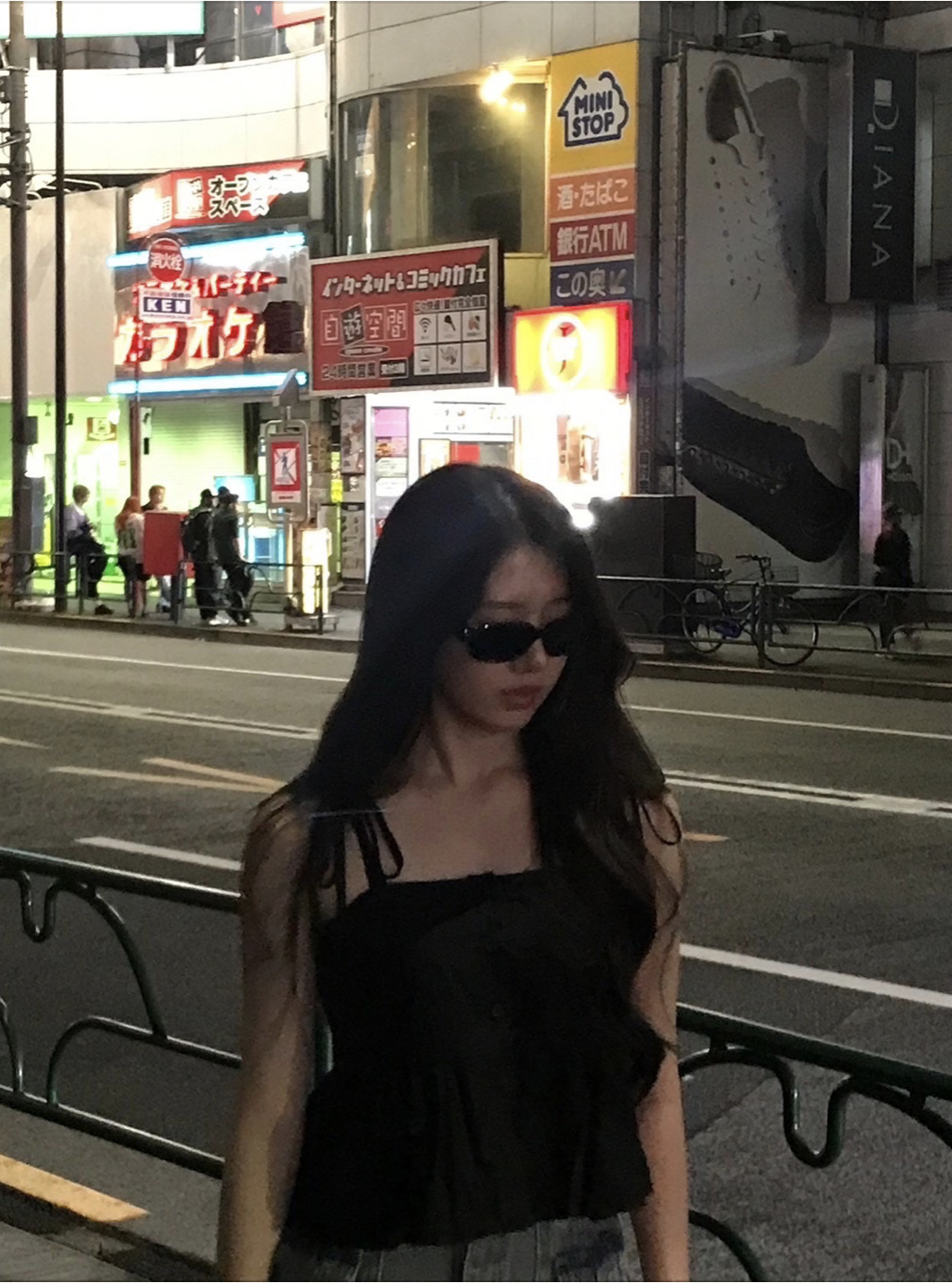 ［BABY MONSTAR　ローラ］［東京］明治通り（自由空間原宿店付近）