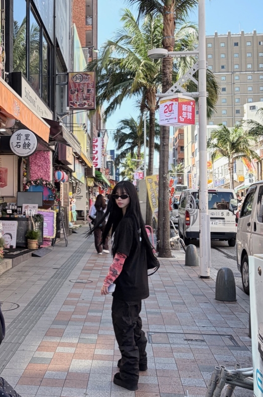 ［aespa カリナ］［沖縄］白木屋那覇国際空港店前