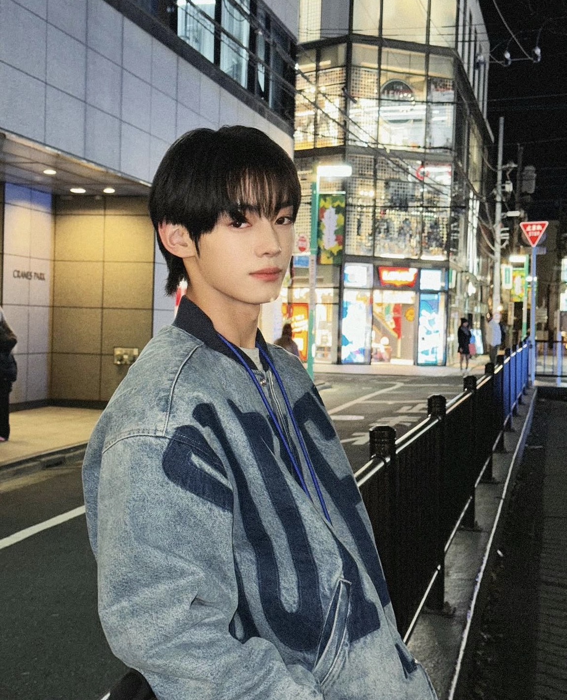 [TWS ハンジン][東京]ブラックレーベル・クレストブリッジ 渋谷店前